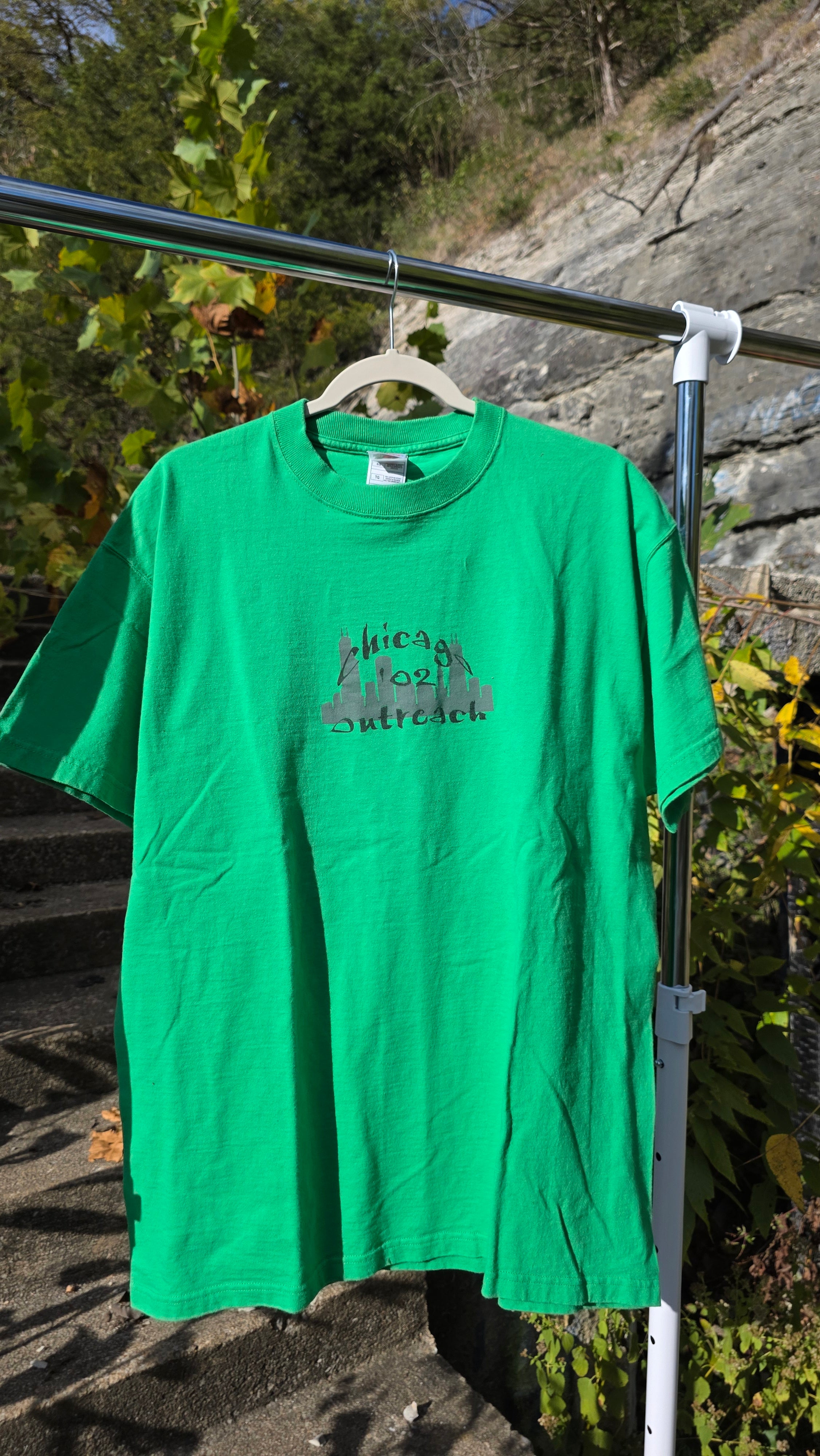 02' Chicago outreach vintage tee. Size L