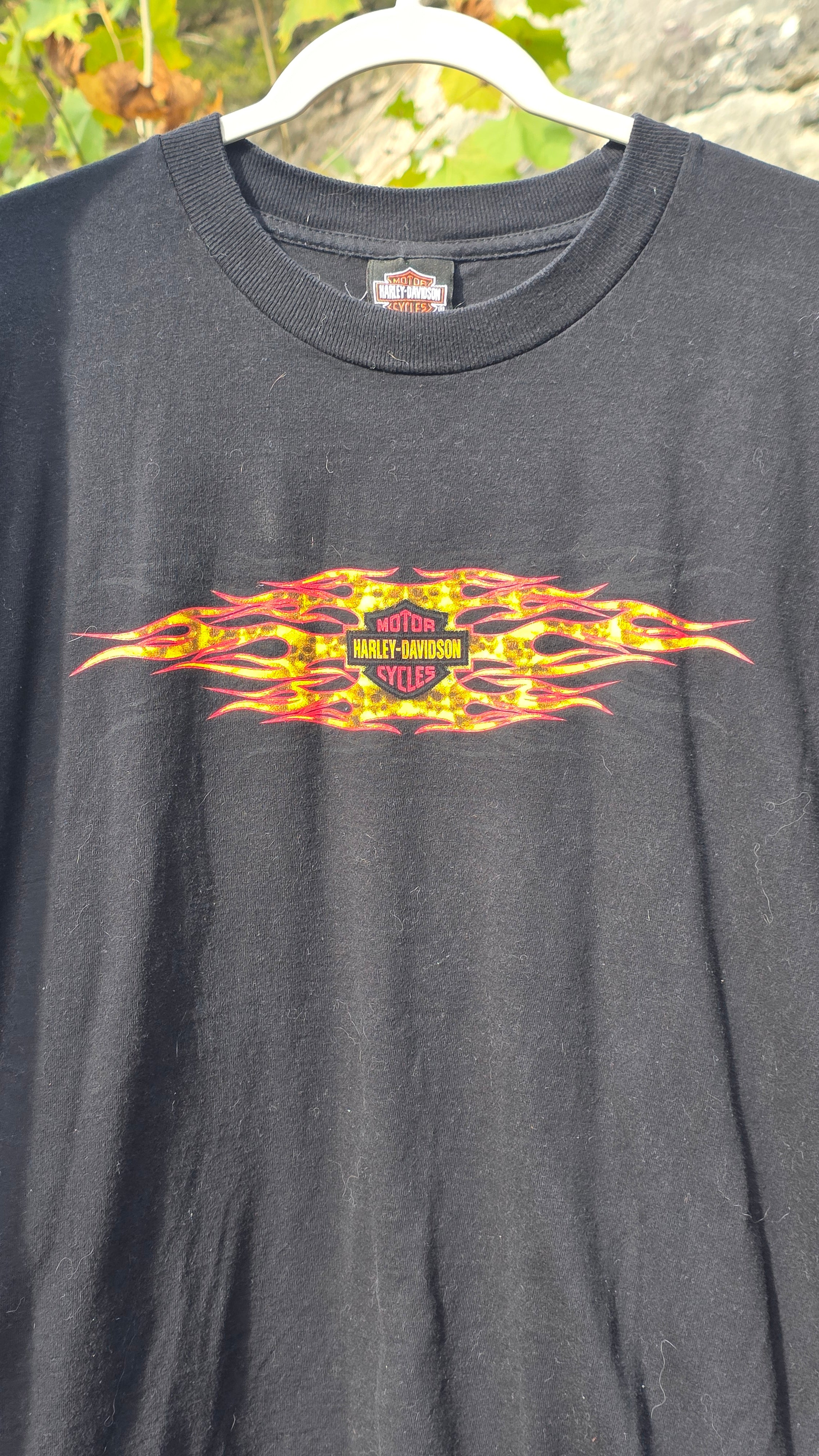 05' Harley Davidson "motor cycles" flame tee